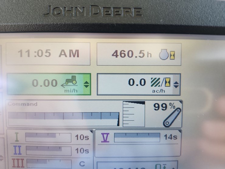 2013-john-deere-8235r-image-31
