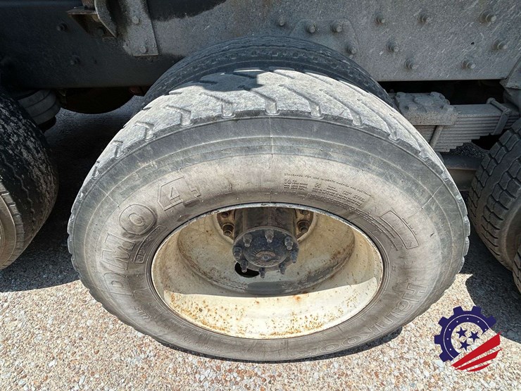 2008-international-5600-paystar-tri-axle-dump-truck-image-9
