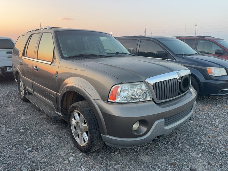 2003-lincoln-navigator-image-3