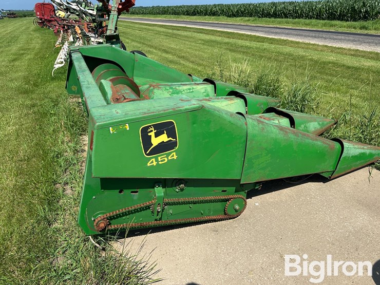 john-deere-454-image-11