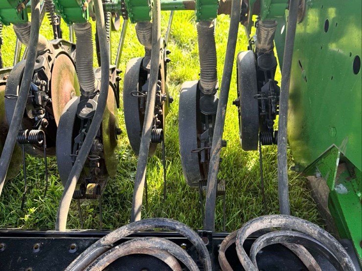 john-deere-8300-image-8
