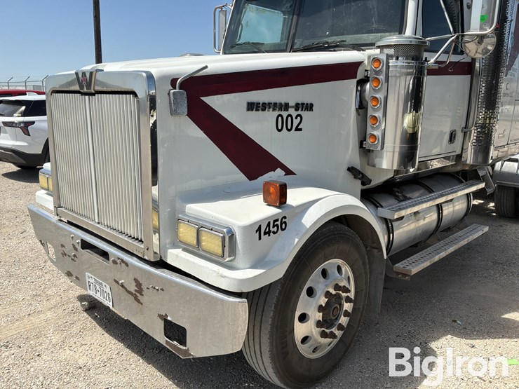 2005-western-star-4900-image-11