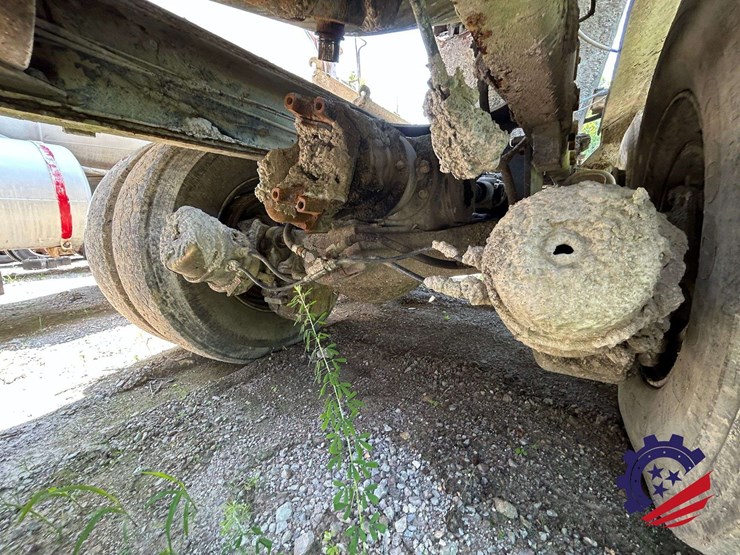 1997-mack-dm690s-image-50