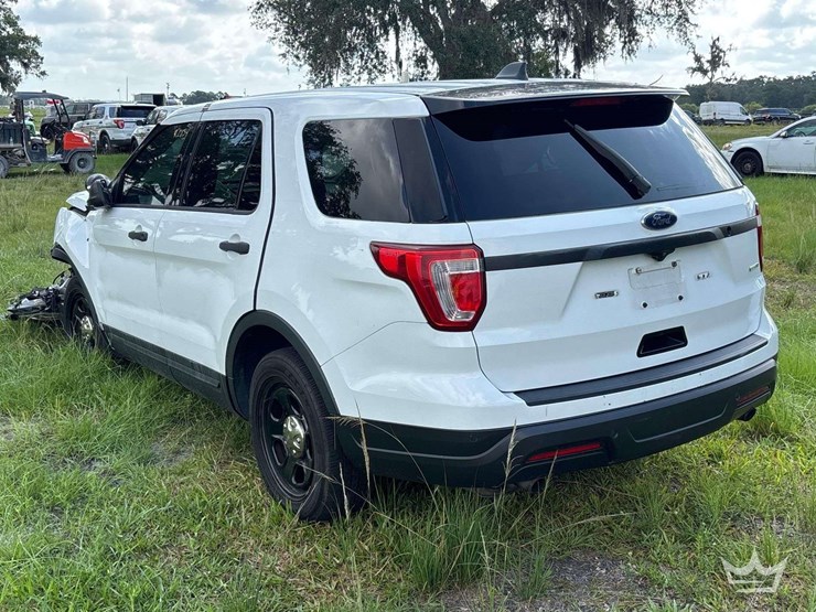 2018-ford-explorer-image-4