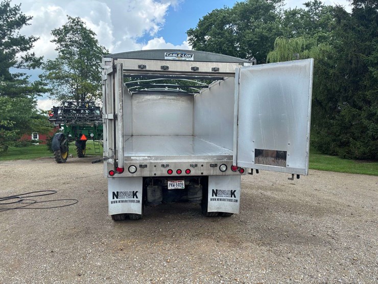 2011-international-durastar-4400-image-10