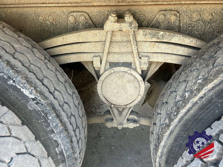 1999-volvo-truck-vnm84-tri-axle-dump-truck-image-9