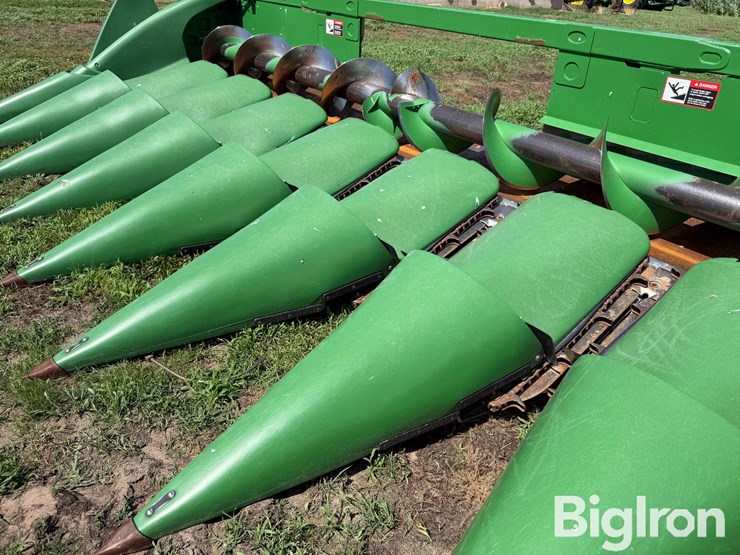 2016-john-deere-608c-image-12