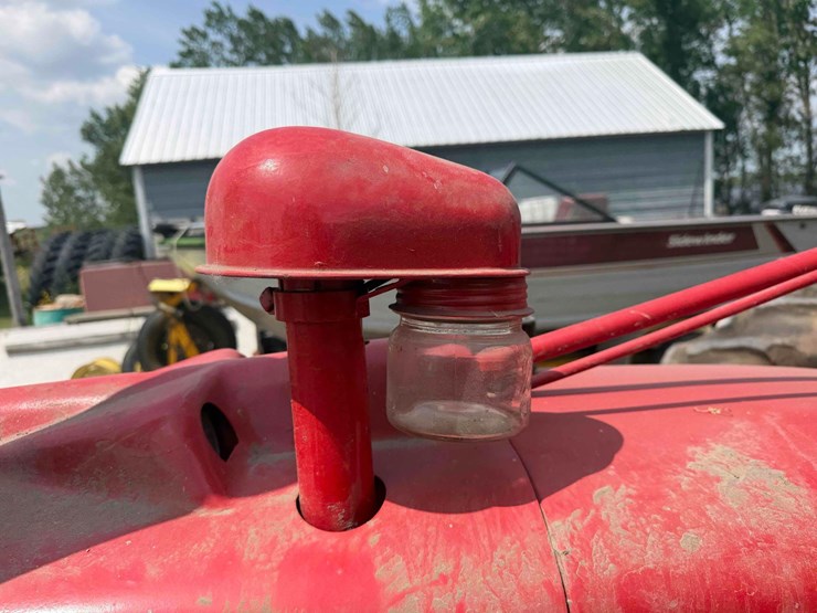 mccormick-farmall-h-tractor-image-22