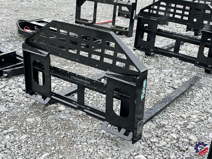 unused-2026-future-ft-dhc-skid-steer-forks---[skid-steer-attachments]-attachment-image-5
