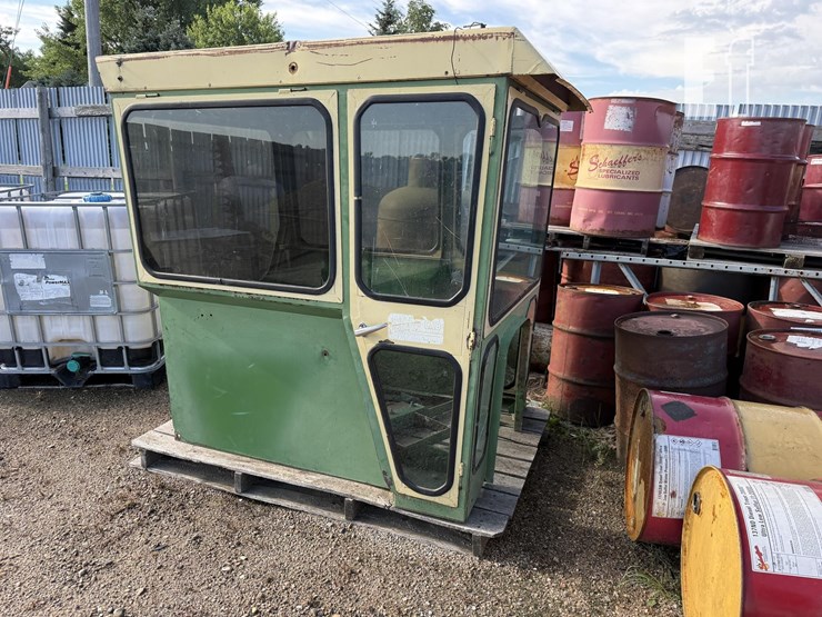 john-deere-3020-image-1