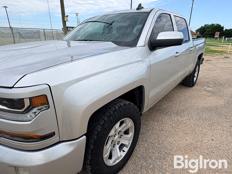 2018-chevrolet-silverado-1500-z71-image-10