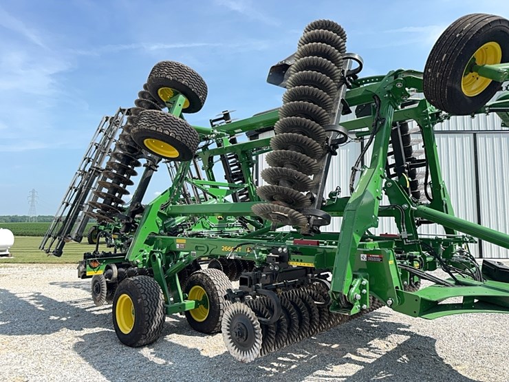 2021-john-deere-2660vt-image-6