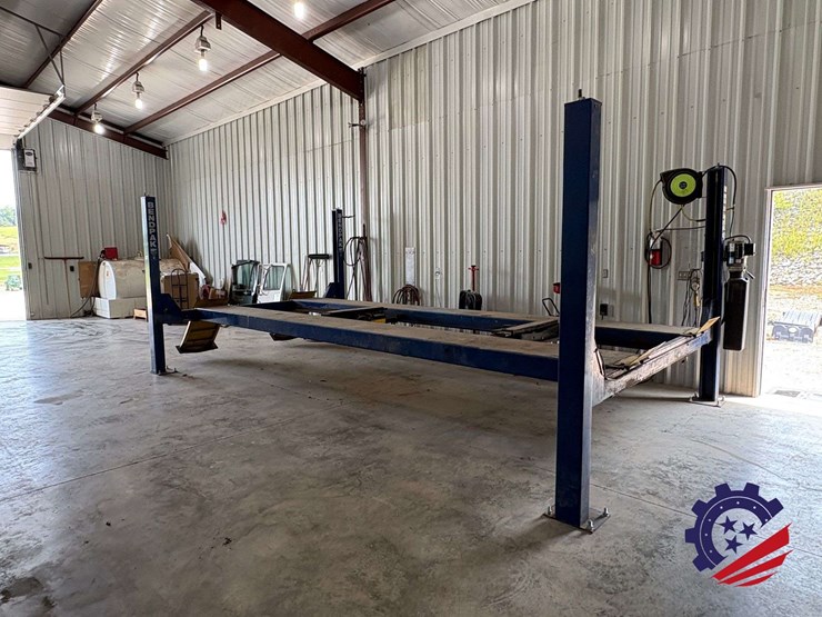 2014-bendpak-hds-14x-14,000-lb.-extended-four-post-vehicle-lift-with-dual-rolling-bridge-jacks-image-3