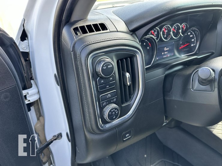 2021-chevrolet-silverado-2500hd-lt-image-33