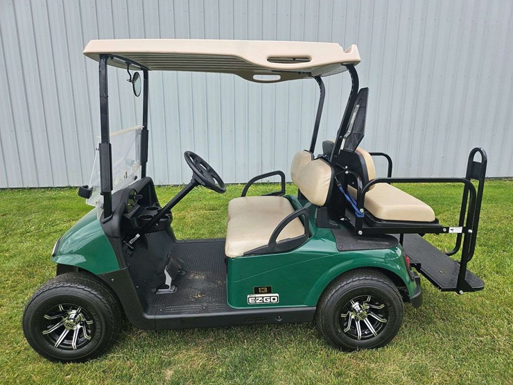 e-z-go-electric-golf-cart-image-16