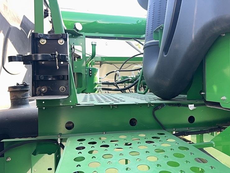 2010-john-deere-9670-sts-image-73