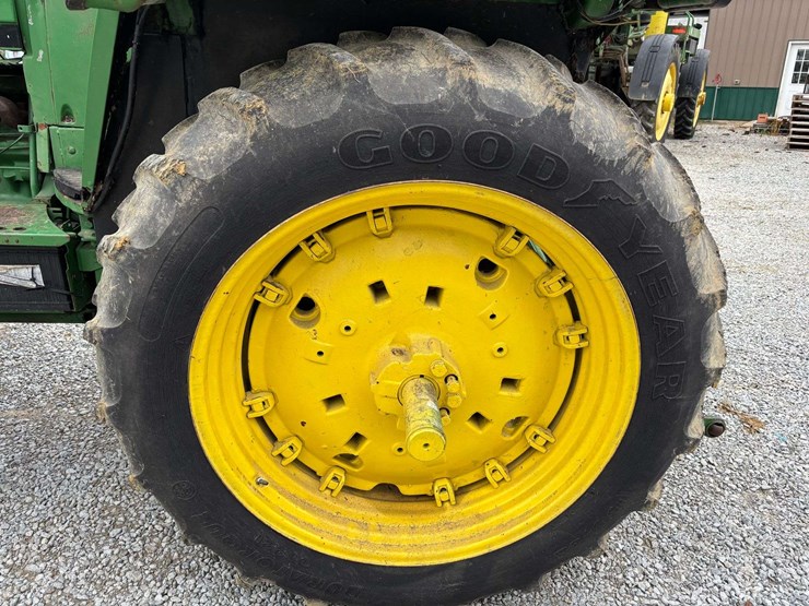 john-deere-3155-image-16