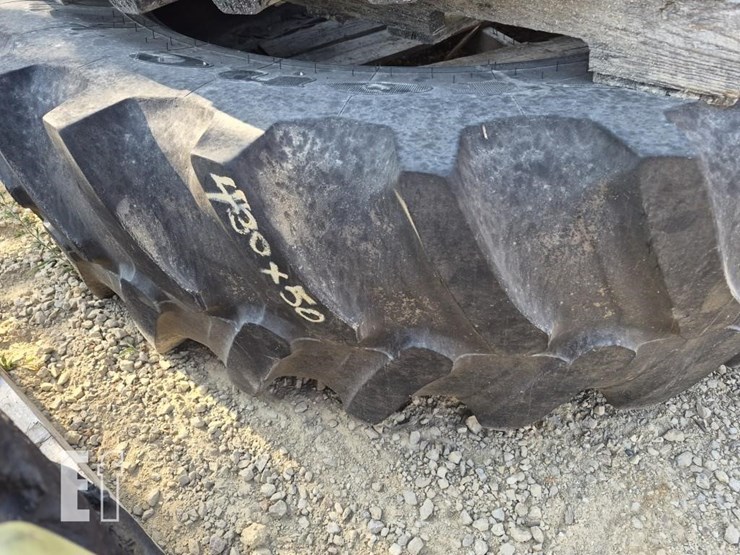 tractor-tire-image-2