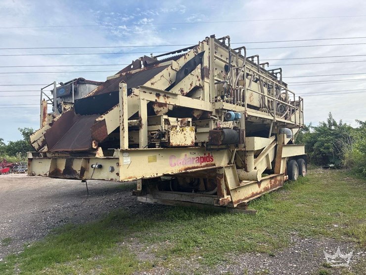 cedarapids-t/a-towable-screener-image-1