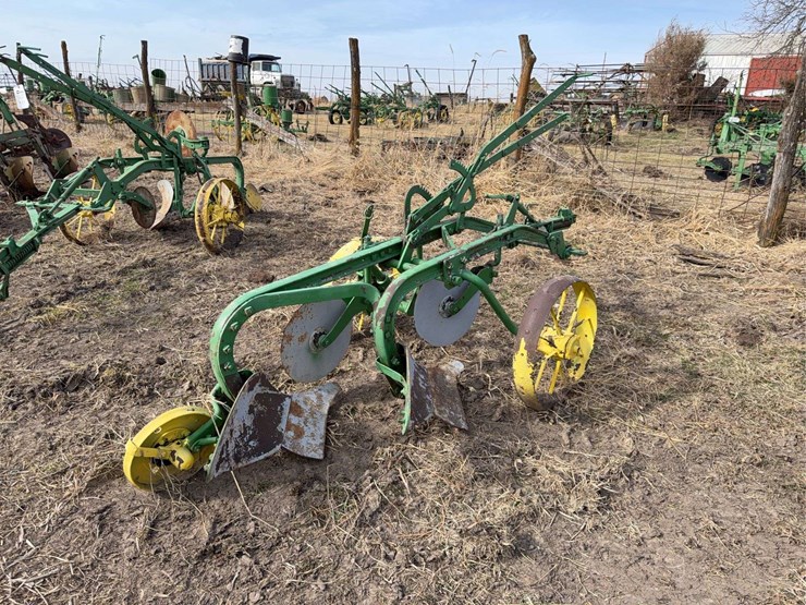 john-deere-pull-type-two-bottom-plow-image-5