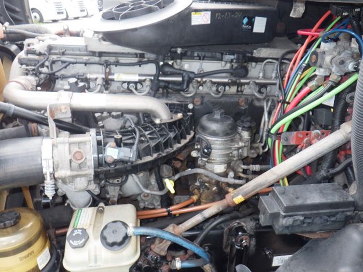 2016-freightliner-cascadia-125-evolution-image-18