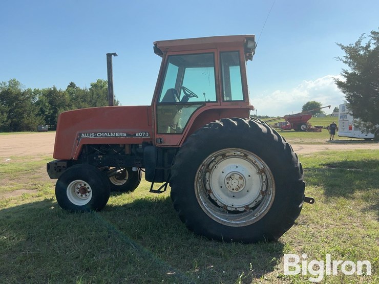 1982-allis-chalmers-8070-image-4