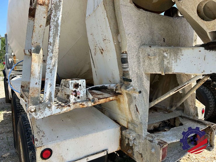1992-mack-dm600gk-rear-discharge-(glider-kit)-concrete-mixer-truck-image-29