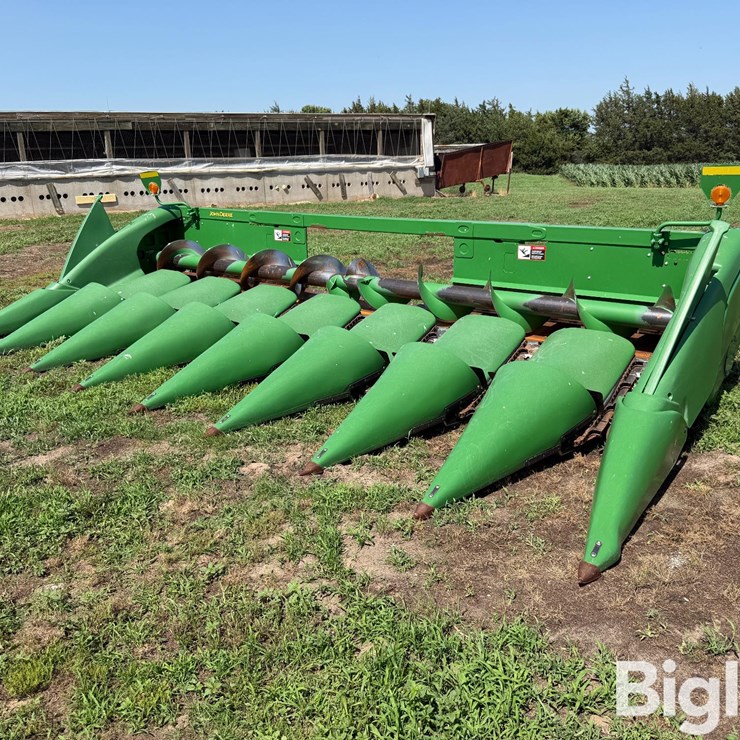 2016 JOHN DEERE 608C