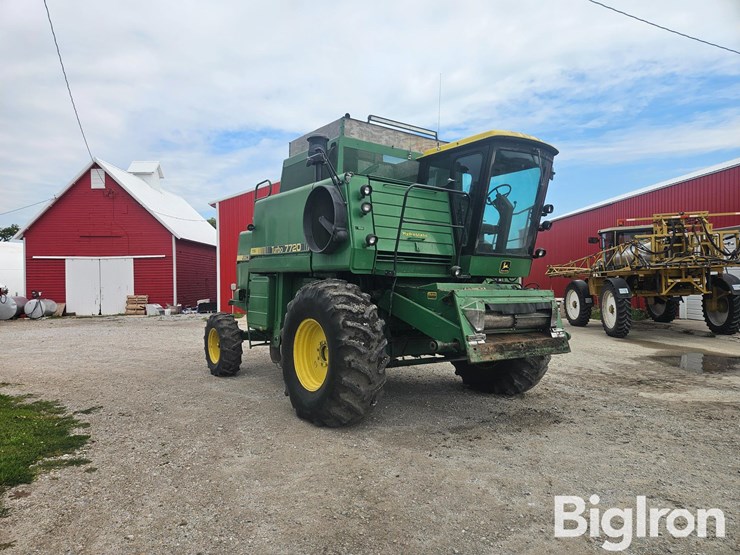 1983-john-deere-7720-image-3