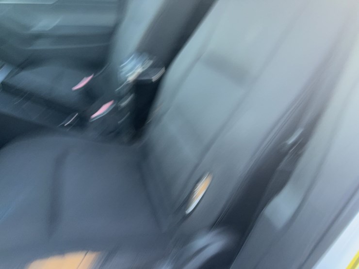 2017-ford-explorer-image-27