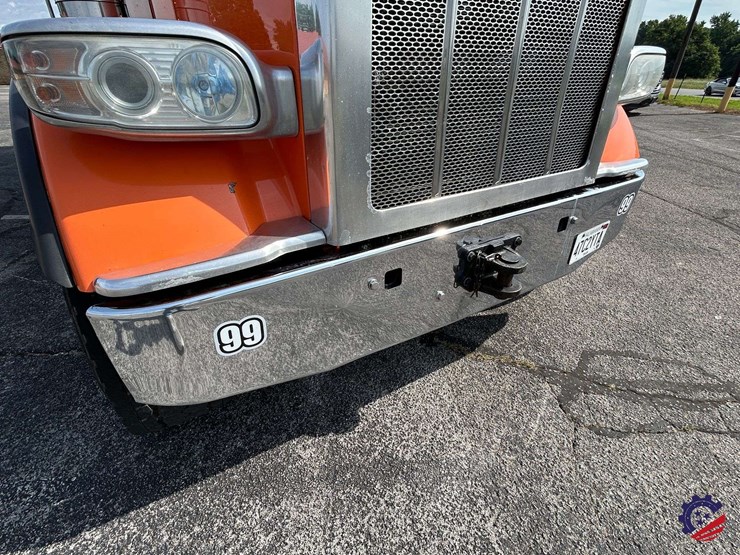 2016-peterbilt-367-image-25