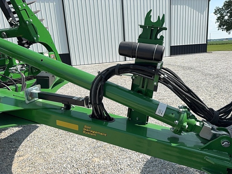 2021-john-deere-2660vt-image-9