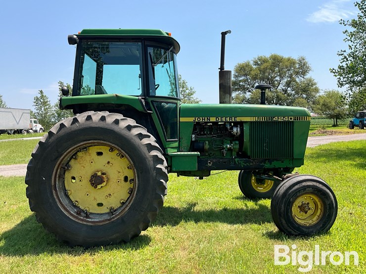 john-deere-4240-image-4