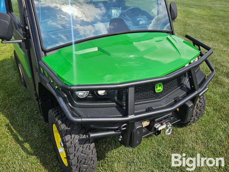 2023-john-deere-xuv-835m-gator-4x4-utv-w/65-gal-sprayer-image-11