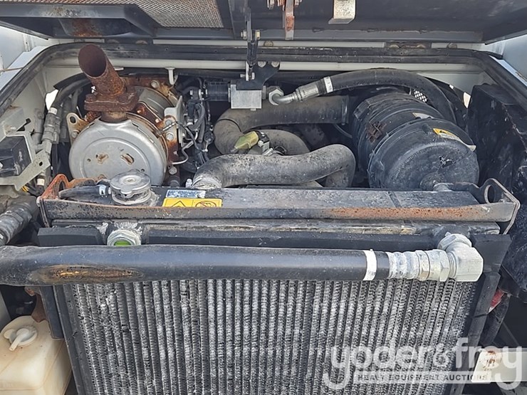 2019-takeuchi-tl8-image-30