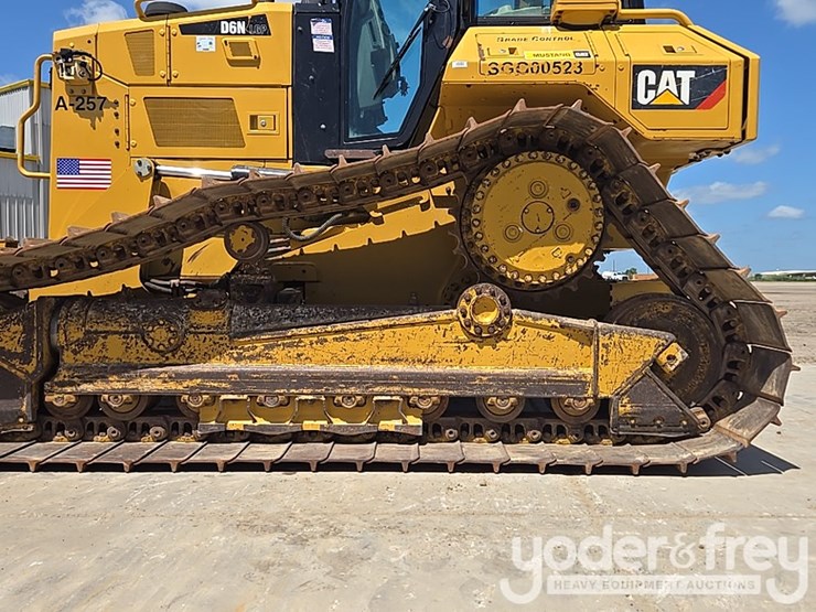 2018-caterpillar-d6n-lgp-image-11