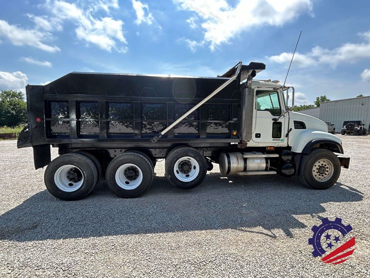 2007-mack-granite-cv713-image-6