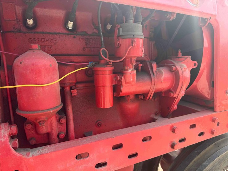 mccormick-farmall-h-tractor-image-13