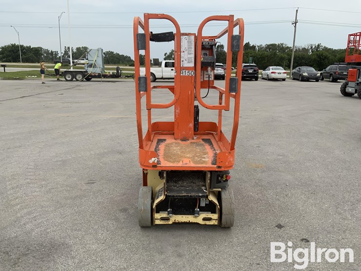 2016-jlg-1230es-image-6
