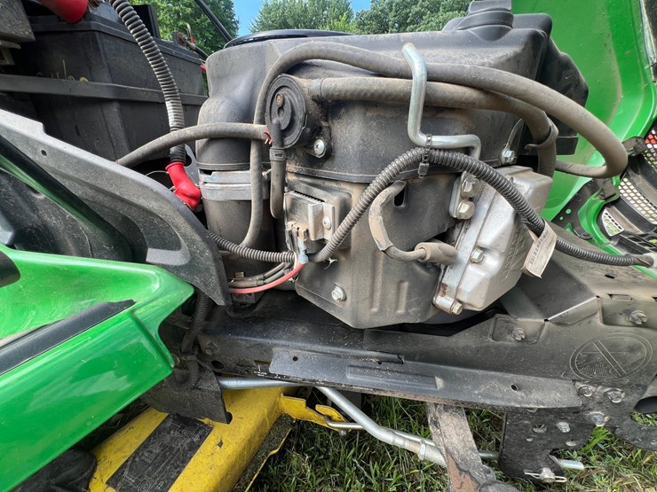 john-deere-x300-image-11
