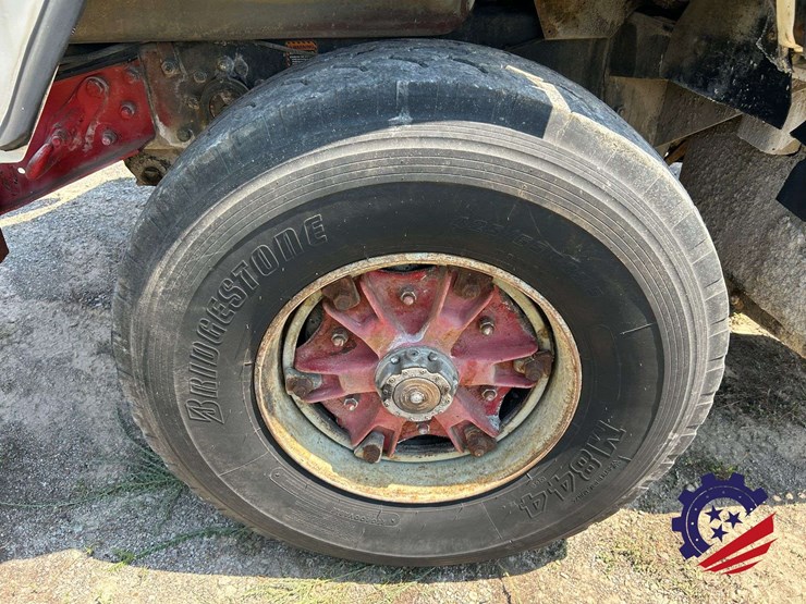 1992-mack-dm600gk-rear-discharge-concrete-mixer-truck-image-8
