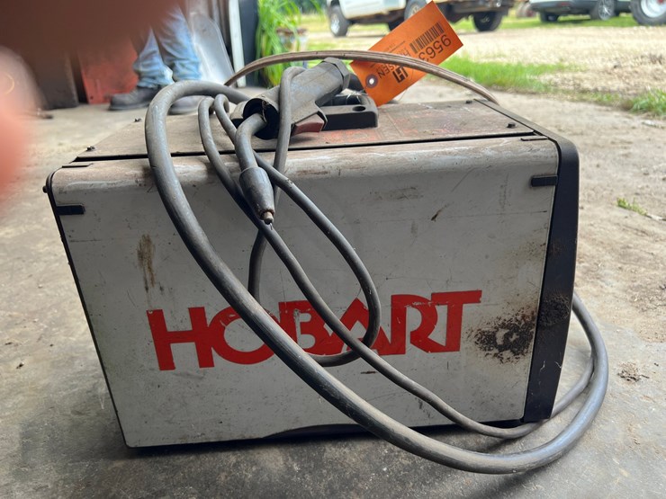 #9563-•-hobart-handler-125-welder-image-4
