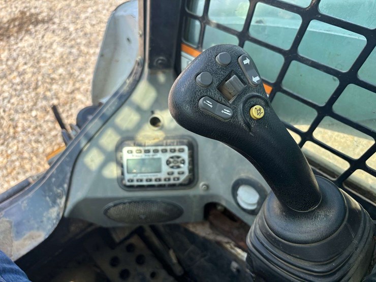 2016-bobcat-t770-image-16