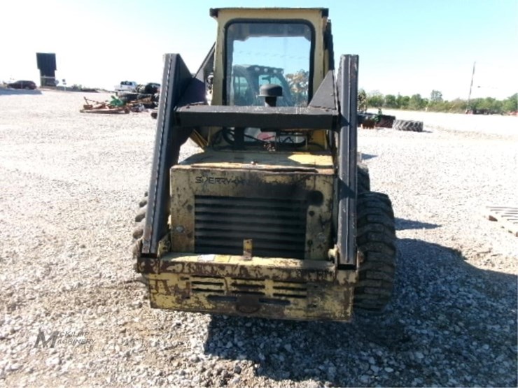 new-holland-l555-image-9