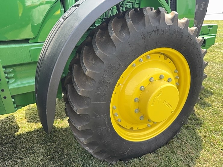 2013-john-deere-8235r-image-49