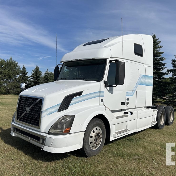 2012 VOLVO 8085