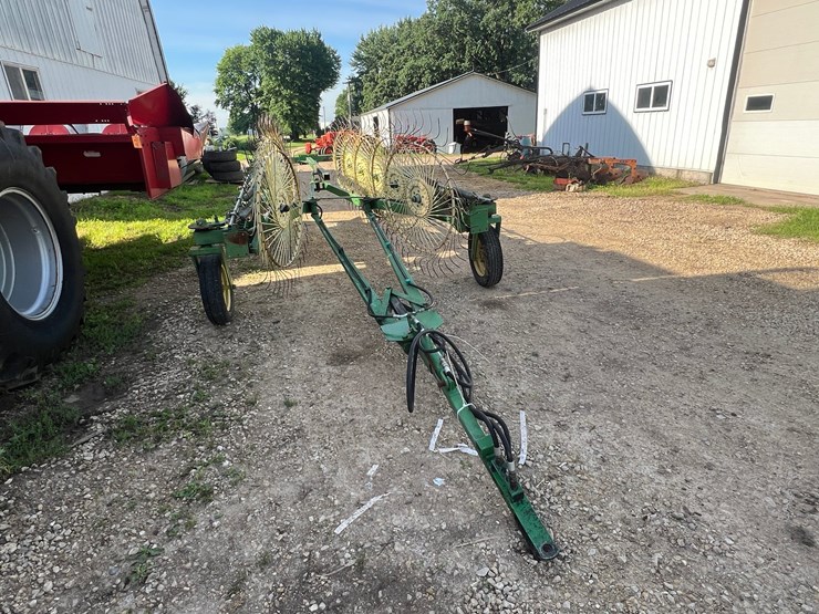 #9573-•-10-wheel-v-rake-image-1