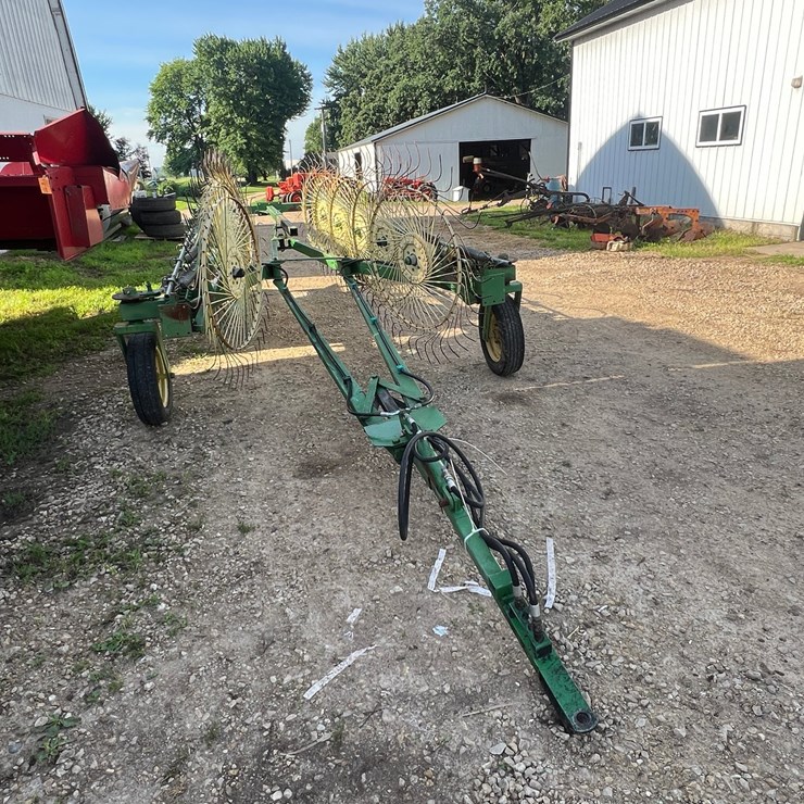 #9573 • 10 Wheel V Rake