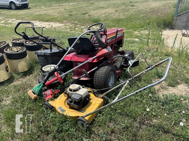 assortment-of-lawn-mowers,-weed-eaters,-string-tim-image-4