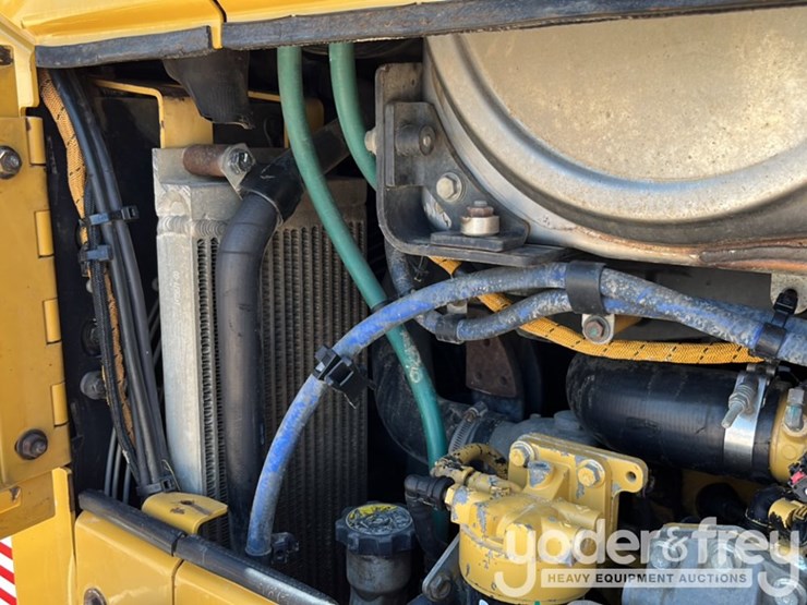 2018-caterpillar-d6n-lgp-image-42